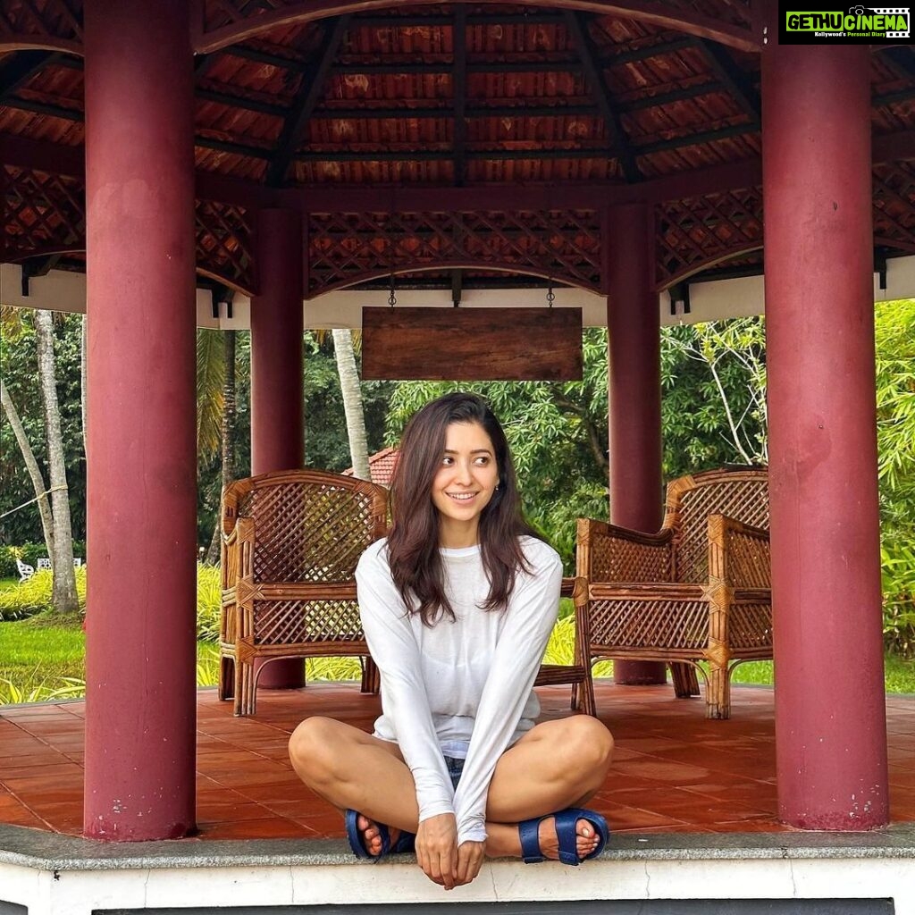 Asha Negi Instagram - Nature & I..!! A match made in heaven!🤍✨ Amal Tamara