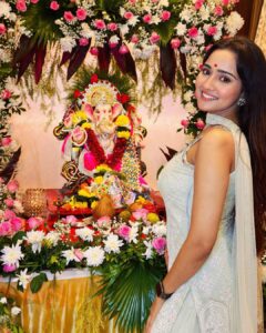 Ashi Singh Instagram - Wishing everyone a joyous and blessed Ganesh Chaturthi! 🙏🐘🕉️ #ganpatibappamorya #ganeshchaturthi2023 #ashisingh