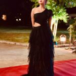 Ashi Singh Instagram - Make them stop and stare ✨ . Outfit: @deepikaaroralabel Stylist: @styledbynikinagda
