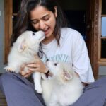 Ashika Ranganath Instagram – Weekend at Coorg ☔️
Also, jack & jill’s first appearance on gram 🫶🏻
@thejaswini_sharma @anusha.ranganath_ @rajeevgowda13 @sangeetha_prasan ♥️ Madikeri, Coorg