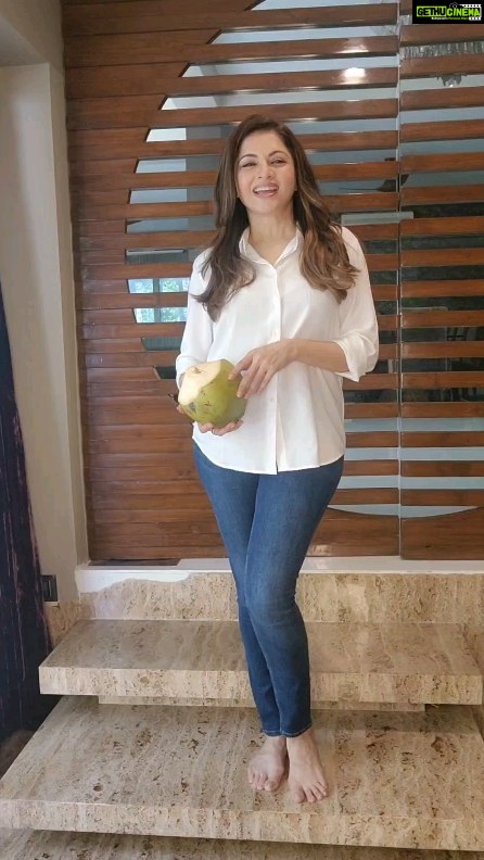 Bhagyashree Instagram - #tuesdaytipswithb Coconut water is more hydrating and a superior alternative to sports drinks post your workouts. Not all things fancy n expensive are better. Have this simple drink and cut down on calories It increase your electrolyes and aids in faster recovery. High in potassium, magnesium and phosperous it gives your body the nutrients much needed after a workout. #coconutwater #healthytips #health #everydaytips #vitamins #healthfood #diet #weightloss #electrolytes #foodoftheday #nutrition #healthyfood #healthhacks #goodhealth #eatwell #nutritious #womenshealth