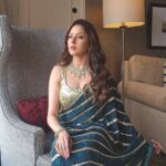 Bhagyashree Instagram - Weddingdiaries ! . Outfit @krishasunnyramani Styling @rochelledsa @anishagandhi3 Hmu @vanitapatelmakeovers #sarilove #saree #glitzandglam