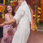 Bhagyashree Instagram - Kabhi kabutar🕊 toh kabhi unt🐫 ! #funreels #shootmode #kapilsharmashow #sharesmiles