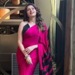 Bhagyashree Instagram - Fuchsia: Never doubt the power of pink !! #pink #shockingpink #sarilove #style #lovethecolor Stylist - @roshni0819 Outfit - @swtantraofficial X @entertainmenttleo9