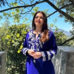 Bhagyashree Instagram - I am "nature ly" blue ! #mondayblues #moodoftheday #sunshine #begintheweek #beyourownkindofbeautiful #morningvibes @_ahlamofficial_ @chalet_rushli Kanatal