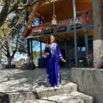 Bhagyashree Instagram - I am "nature ly" blue ! #mondayblues #moodoftheday #sunshine #begintheweek #beyourownkindofbeautiful #morningvibes @_ahlamofficial_ @chalet_rushli Kanatal