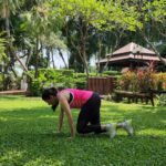 Bhagyashree Instagram - #tuesdaytipswithb The easiest corebuilding excercise of the animal flow workout is the Bear Crawl. This is often used as a warm up. So do try these 20 steps in good form. Back in nuetral position, core held tight, without major hip rotation... keep your knees off the ground at all times, parallel to the floor, and move opp hand and leg forward. Want to increase intensity ... do it in reverse.This exercise also helps with balance and co-ordination. If you want to learn #animalflowworkout Contact @mr.yashpatel #animalflow #functionaltraining #workoutmotivation #coreworkout #exercise #corestrength #legworkout #workoutmotivation #fitnessmotivation #bestrong #fitness #domorebemore #exercise #muscles #health #flexibility #mobility #strengthtraining