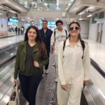 Bhagyashree Instagram - Pranksters !! Double trouble !🤪😅 @abhimanyud @avantikadassani #travel #traveldiaries #familytime #famjam #traveldiaries #funmoments #funmood #prankster #doubletrouble #offwego #holiday @himallay27