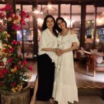 Bhagyashree Instagram - Celebrations !!! Famtime . . A birthday recap of @avantikadassani 2023 #familytime #birthday #daughterlove #celebratelife #moments #funmood #celebrations
