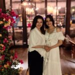 Bhagyashree Instagram - Celebrations !!! Famtime . . A birthday recap of @avantikadassani 2023 #familytime #birthday #daughterlove #celebratelife #moments #funmood #celebrations
