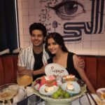 Bhagyashree Instagram - Celebrations !!! Famtime . . A birthday recap of @avantikadassani 2023 #familytime #birthday #daughterlove #celebratelife #moments #funmood #celebrations