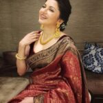 Bhagyashree Instagram - Red, red wine.... . . Stylist - @roshni0819 Outfit - @turajaofficial x @offbeatmediain Hair - @nadeemkhan.hair #sarilove #sari #saree #traditional #indianweaves #weavesofindia #bebeautiful #beyourownkindofbeautiful #indianwear #royalty #classic #jamevar