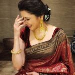 Bhagyashree Instagram - Red, red wine.... . . Stylist - @roshni0819 Outfit - @turajaofficial x @offbeatmediain Hair - @nadeemkhan.hair #sarilove #sari #saree #traditional #indianweaves #weavesofindia #bebeautiful #beyourownkindofbeautiful #indianwear #royalty #classic #jamevar