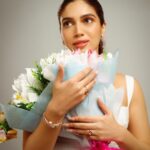 Bhumi Pednekar Instagram - Inspired by my love for flowers 💐 My new collection in collaboration with @giva.co ❤️ Make it yours. Link in bio. #GIVA #GIVAJewellery #GIVAxBHUMIPEDNEKAR #BhumibloomswithGIVA