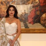 Bhumi Pednekar Instagram - Art 🤍 . . Wearing @rohitbalofficial Jewellery @amrapalijewels Styled by @mohitrai @shubhi.kumar Makeup @sonicsmakeup Hair @hairstories_byseema Managed by @khandelwal_neha @iffmelbourne Clicked by @phamstapham National Gallery of Victoria