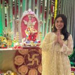 Bhumi Pednekar Instagram - Happy Ganesh Chaturthi 🤍 Bappa’s blessing always. Our Ganesh Ji is Eco friendly, Respecting nature is loving god. #happyganeshchaturthi #ganapatibappamorya