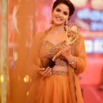 Chaitra Reddy Instagram - Double the AWARDS , Double the HAPPINESS , Double the LOVE , Double the RESPONSIBILITY to entertain y’all ❤️ thank you isn’t a word to express my gratitude towards you all ❤️ NANDRI 🙏🏻 Team behind 😍 Make up : @vijiknr ❤️ Hair : @mani_stylist_ ❤️ Styling : @nikhitaniranjan ❤️ Outfit by : @olivesbysashi.in ❤️ Photography : @dhanush__photography ❤️ Jewellery : @bronzerbridaljewellery ❤️
