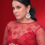 Chandini Tamilarasan Instagram - Happyyy Saturday ✨ Vc : @ajudaythclicker ✨ Photography : @alex_judeson ✨ Makeup : @o7bridalartistry ✨ Hairstylist : @prem_hairstyle ✨ Assisted by @ramanna386 ✨ Outfit : @haja_abdul_nawaz_fashion ✨ #chandinitamilarasan #chandini #actresschandini #photoshoot #friday #fridayvibes #love #vibes #weekendvibes #weekend #kollywood #tollywood #tollywoodactress #weekendmood #weekendwithchand #indoorphotography #vintagestyle #vintage #indowestern #chennaijazzcollection #o7bridal #devimakeup #devimakeupcbe #devimakeupkovai #thankgod #judsonphotography #reelsinstagram
