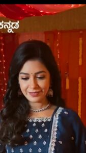 Chaya Singh Instagram - ಭೂಮಿಯ ಚೆಲುವಿನ‌ ಧಾರೆ! 
#Amruthadhaare #ZKReels #ZeeOnTheGoReels #ZeeKannada #BayasidaBaagiluTegeyona