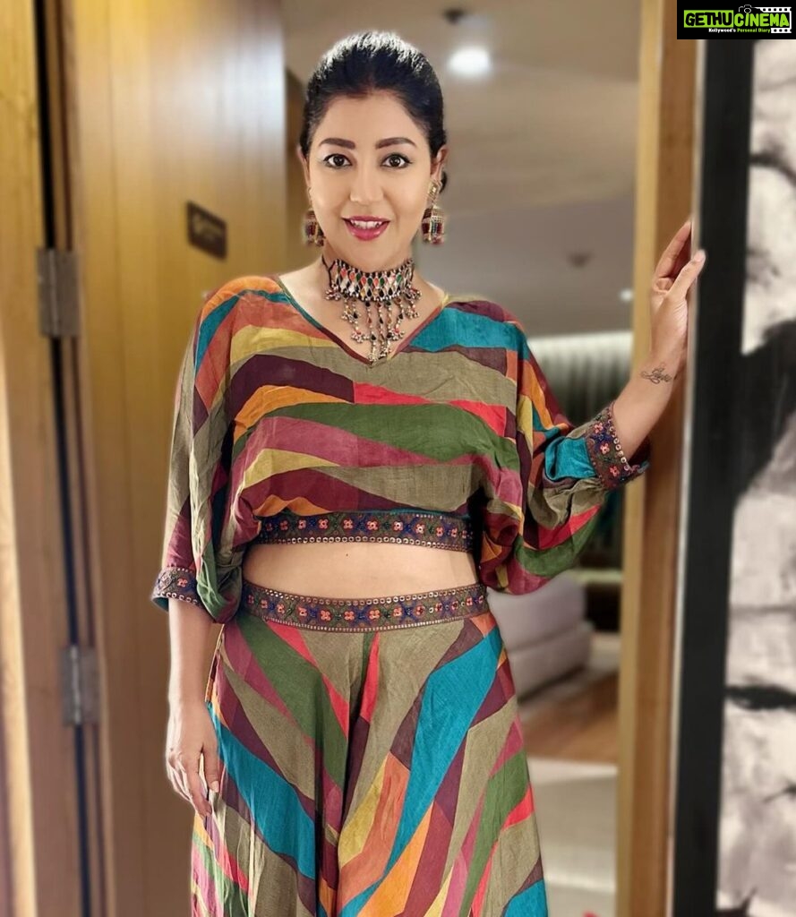 Debina Bonnerjee Instagram - About last night ✨❤️ #Guwahati you were special 🥰🙏🏻 . . #aasam #love #dressup #debinabonnerjee