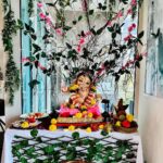 Debina Bonnerjee Instagram - Bappa is home ❤️ “Ganpati Bappa Moreya” Happy Ganesh Chaturthi to everyone, have faith and stay blessed 🙏 Styledby: @stylebysugandhasood Outfitby: @mardbyabusandeep Debinas outfit : Styledby: @stylebysugandhasood @teamsugandhasood Outfitby: @gulabobyabusandeep Jewellery: @rimayu07 . . . . #ganpatibappamorya