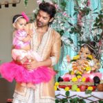 Debina Bonnerjee Instagram - Bappa is home ❤️ “Ganpati Bappa Moreya” Happy Ganesh Chaturthi to everyone, have faith and stay blessed 🙏 Styledby: @stylebysugandhasood Outfitby: @mardbyabusandeep Debinas outfit : Styledby: @stylebysugandhasood @teamsugandhasood Outfitby: @gulabobyabusandeep Jewellery: @rimayu07 . . . . #ganpatibappamorya