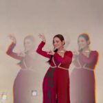 Dia Mirza Instagram - The outfit called for it ❤️💃🏻🦋 Thank you @tush_91 for patiently capturing my spirit in motion 🤗✨ #SundayFunday #SundayVibes #DanceReel #Dance