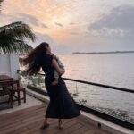 Dia Mirza Instagram - May we always chase sunsets ✨ #SunsetKeDivane @vaibhav.rekhi Goa India