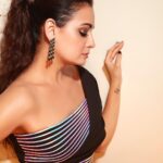 Dia Mirza Instagram - It was so fun to #dressup and show up for the @graziaindia #GMA2023 #GraziaMillenialAwards2023 🐯 @amitaggarwalofficial you are a true star! One of the pioneers of #CircularDesign it’s always a pleasure to wear your outfits 💚🙌🏼 Styled by @theiatekchandaney Assisted by jia.chauhan Jewellery by @mahesh_notandass Make Up by @shraddhamishra8 Hair by @tejisinghofficial Photos by @shivamguptaphotography Bandra World of Storytellers