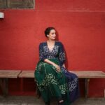 Dia Mirza Instagram - “Pahadon ke gaaon mein kahaaniya bole re” - #DhakDhak Promotions for #DhakDhak. Now in Cinemas💓🏍️🦋⛰️ Outfit Courtesy - @cord.in Jewellery - @silverstreakstore HMU @shraddhamishra8 Styled by @theiatekchandaney Photos by @shivamguptaphotography Location courtesy @artandcharlie @ayesha.parikh #VocalForLocal #SustainableClothing Art and Charlie