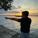 Dia Mirza Instagram - Chasing sunsets 🌅 as usual 💖 #SunsetKeDivane @vaibhav.rekhi 🙃🐯 Sailing Club