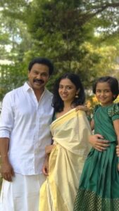 Dileep Instagram - എല്ലാവർക്കും ഹൃദയം നിറഞ്ഞ ഓണാശംസകൾ 🙏❤️