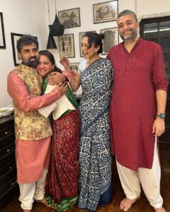 Dipannita Sharma Instagram - Ganesh Chaturthi moments at the #seths . A yearly tradition that we look forward to ! 
Thank you guys for the love & the most amazing food always . Kiran aunty , Seth uncle , @shru2kill , @dontpanic79 @therishabseth … ♥️

So good to see you @simplekaul & thank you for the solos ♥️

 #ganeshchaturthi #ganeshmahotsav #tradition #sareelove