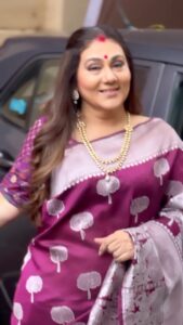 Dipika Chikhlia Instagram - Music and lyrics do magic 🎶

#instagood #photography #photooftheday #instagram #picoftheday #fashion #beautiful #instadaily #mumbai #style #photo #happy #explore #reelitfeelit #reelofinstagram #reels #fashionreel #moodyreel #mumbaiinstagram #instagramreel #instareel#dipikachikhliatopiwala
#Trendingreels  #viral 
#Viralvideo #dipikachikhlia #dctmovies #dhartiputranandani