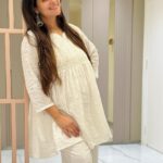 Dipika Kakar Instagram - Zindagi Ki Khushiyon ko batorna seekho… Unme gum hojaane ka apna hi maza hai… . . . Wearing : @momzjoy PR : @dinky_nirh jewellery : @jhaanjhariya