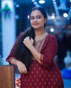 Divya Padmini Instagram - Location: @first_steps_ktpna 
Makeup: @purplepines_kattappana 
Photography: @vipinkattappana