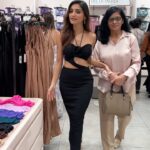 Donal Bisht Instagram - It's ICONic.⚡ Victoria's Secret has launched their Icon collection that celebrates the shape of you! You know what's interesting? It comes with custom-lift technology that changes with your cup size. It's not just a title, it's an identity. Icons aren't just born, they are sculpted by their journey. ✨ #YoureAnIcon #VSLovesIndia @victoriassecretIndia @vspinkindia Victoria's Secrets