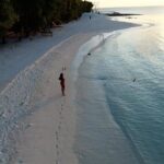 Elena Roxana Maria Fernandes Instagram - Sky high! . . @7zeppo @kinanhotels . . #sky #sea #blue #travel #traveldiaries #maldives #maldivesislands #resort #kinan #kinanhotels paradise #island #travelandslay #beach #walk