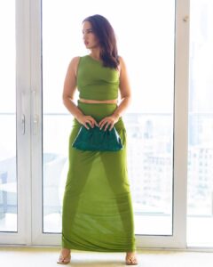 Elena Roxana Maria Fernandes Instagram - Keep calm and go green!
.
.
Outfit: @newbottega 
Photographer: @monamunshi 
Hair: @shl.hair 
.
.
#green #gogreen #keepcalm #greendress #dress #slay #ootd #outfit #pose #sexy #accessories #glam #glow #shine #gogreen #style #fashion #inspiration #outfitoftheday