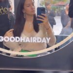 Elena Roxana Maria Fernandes Instagram - Always a good hair day with @ghditalia Thank you for saving me during the downpour in between shows at Milan Fashion week. Completely obsessed with the GHD Duet Style @brave_talents #bravemilano #ghd #ghdduetstyle #easyhairstyle #hairreels #naturalbeauty #goodhairday #milanfashionweek