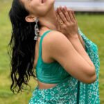 Esha Kansara Instagram - Mila kya? 🫴🏻