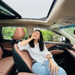 Esha Kansara Instagram - Lonavala Pune highway pe aake photo shoot nahi kiya, aisa kabhi kisi se hua hai? 😝