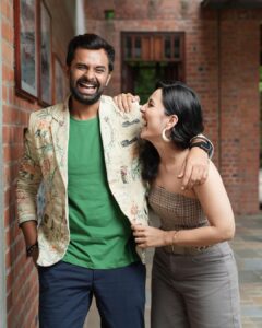 Esha Kansara Instagram - Chemistry so good, your Instagram might blow up!🤷‍♀️🥳😝 #EkkeaurRanikiPremkahaani 
.
Yash & Esha styled by @styleitwithniki