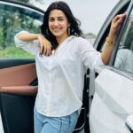 Esha Kansara Instagram - Lonavala Pune highway pe aake photo shoot nahi kiya, aisa kabhi kisi se hua hai? 😝
