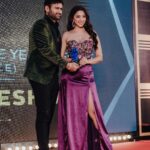 Eshanya Maheshwari Instagram - What’s My Hashtag…..? 👇🏻 #LifestlyeInfluenerOfTheYear 💜 Thank you @exhibitmagazine For This Recognition And Encouragement. Truly Grateful And What An Amazing Night ✨ Totally #TheViralNightOdTheYear 🤩😅 Outfit- @maheshwariswathi 💜 Shot by - @shubz.photo #ExhibitMagazine #InfluencEX23 #Lifestlyeinfluencer #Esshanya JW Marriott Goa