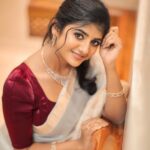 Gabriella Charlton Instagram - What is it about white sarees 😭❤️ Costume @sdduniqueboutique_97 Captured by @dhanush__photography Makeup @murugeshmakeup_hair Hair by @shalini_hairartist