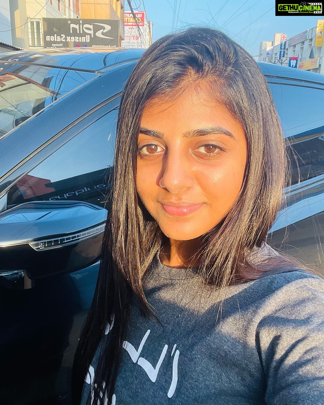 Gabriella Charlton Instagram Golden Hour Gethu Cinema