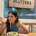 Gayatri Bhardwaj Instagram - Pasta is love.🤌🏽 (You can’t convince me otherwise) Farmers Cafe