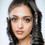 Gayatri Bhardwaj Instagram - Headshots with @gohil_jeet 🤍 @glambysucharita @sushmita_sagale @stylistars Grand Hyatt Mumbai