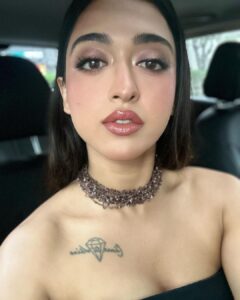 Gayatri Bhardwaj Instagram - Loved my makeup here hence the extreme close up👼🏼 
@smashboxindia halo skin tint
@narsissist soft matte pot concealer
@chanel.beauty loose setting powder
@etudeindia brow pencil
@makeupbymario soft sculpt skin enhancer (bronzer)
@givenchybeauty prisme libre blush
@charlottetilbury eyes to mesmerise in sunlit glow & the super nudes palette 
@diambeauty Eyeliner and lashes 
@hourglasscosmetics elephant palette for an overall finisher